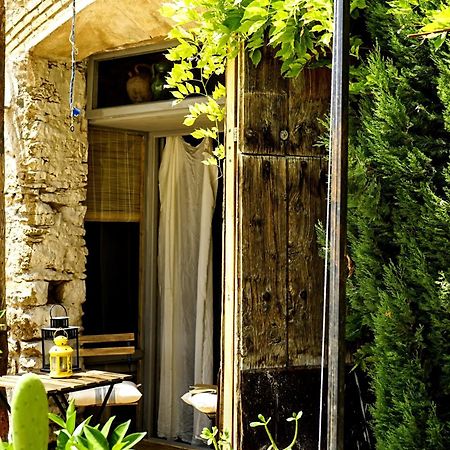 Can Tat, Loft In A Old Coach House Sant Jordi Desvalls Ngoại thất bức ảnh