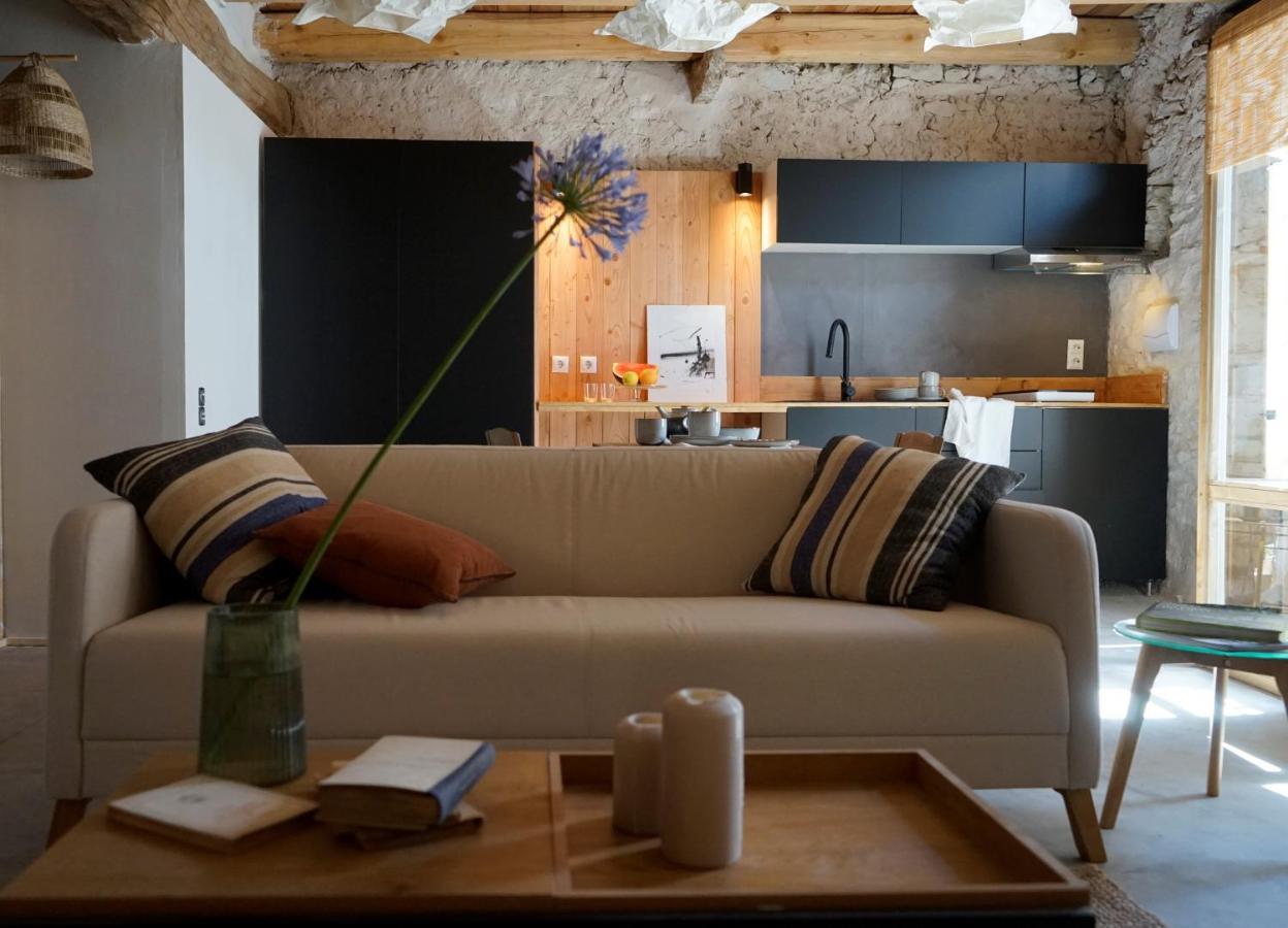 Can Tat, Loft In A Old Coach House Sant Jordi Desvalls Ngoại thất bức ảnh