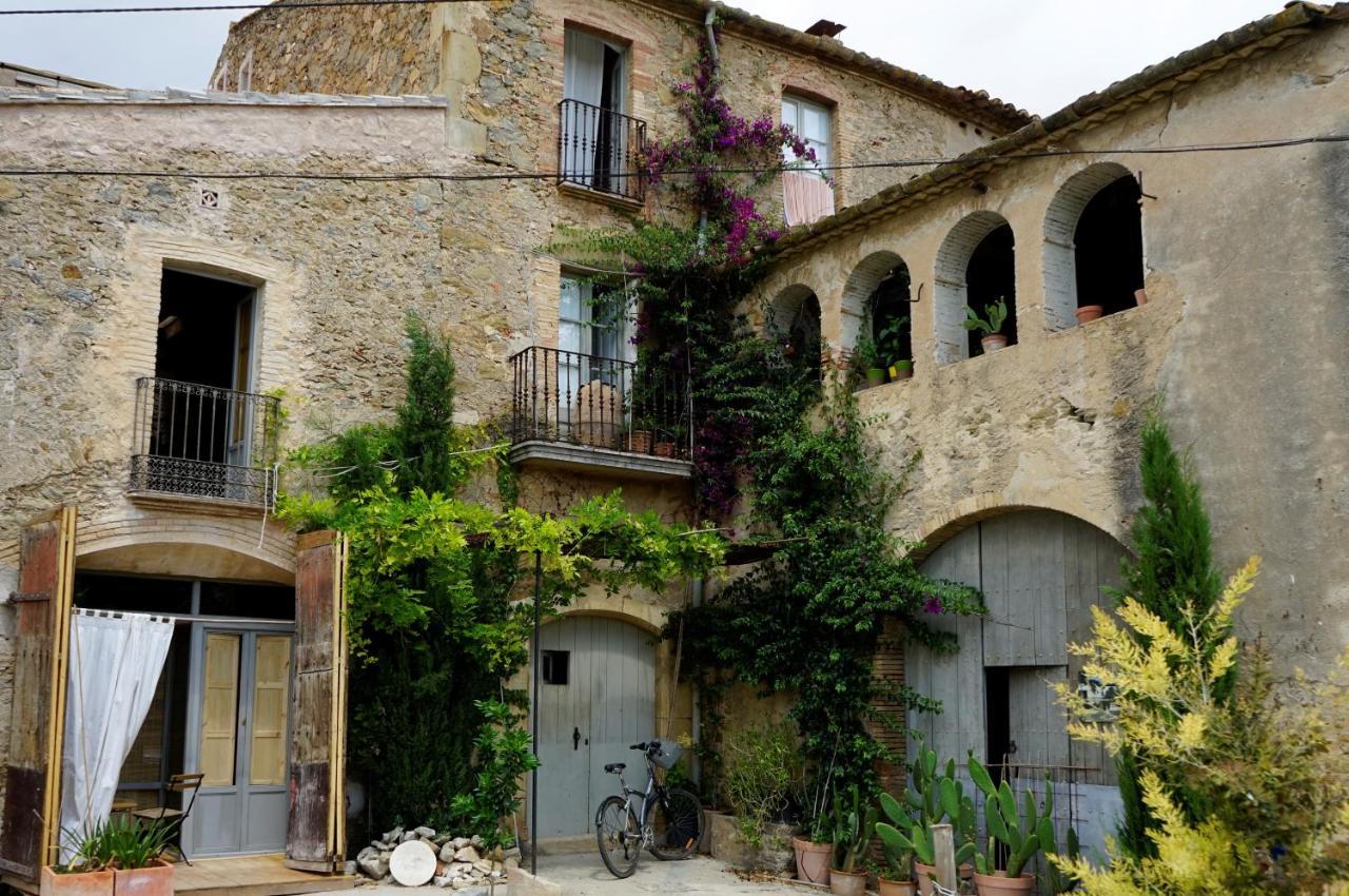 Can Tat, Loft In A Old Coach House Sant Jordi Desvalls Ngoại thất bức ảnh